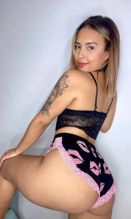 Thumbnail Engaging Views: Latina Pleasures - Latina_Porn