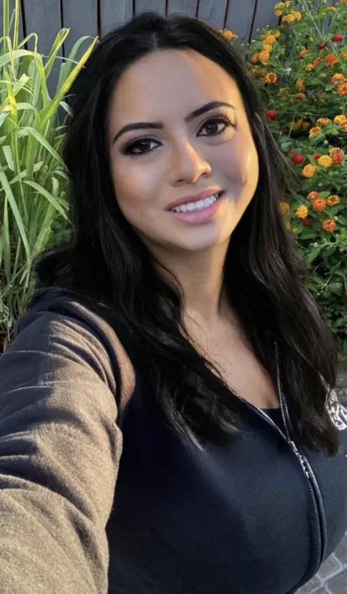 Thumbnail Aroxxors: Filipina x Caucasian Fusion of Beauty