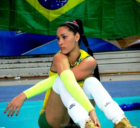 Thumbnail Jaqueline Carvalho: Making Waves in VolleyballGirls