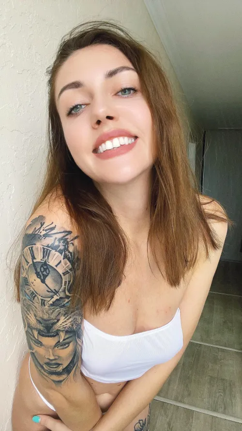 Thumbnail Megan_vikkk: Indulge in the Allure of Brunette Beauty