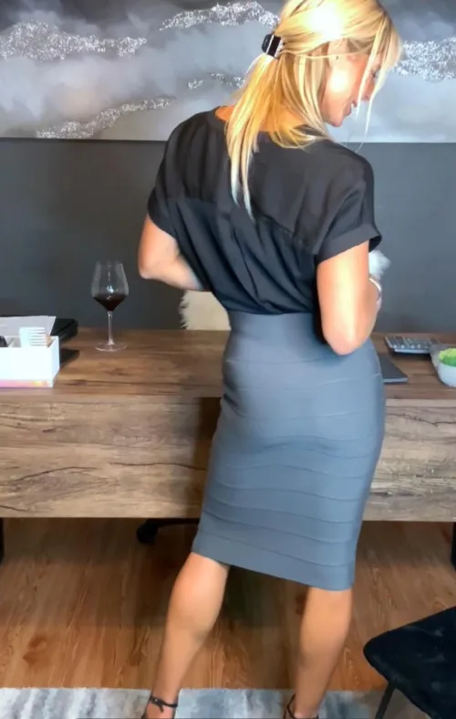 Thumbnail Back Views Are Better - Explore the Beauty of Pencil Skirts