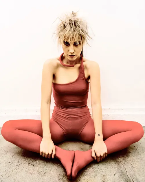Thumbnail Spunky_Fun_1961 Showcases Hayley Williams in CelebrityPokies