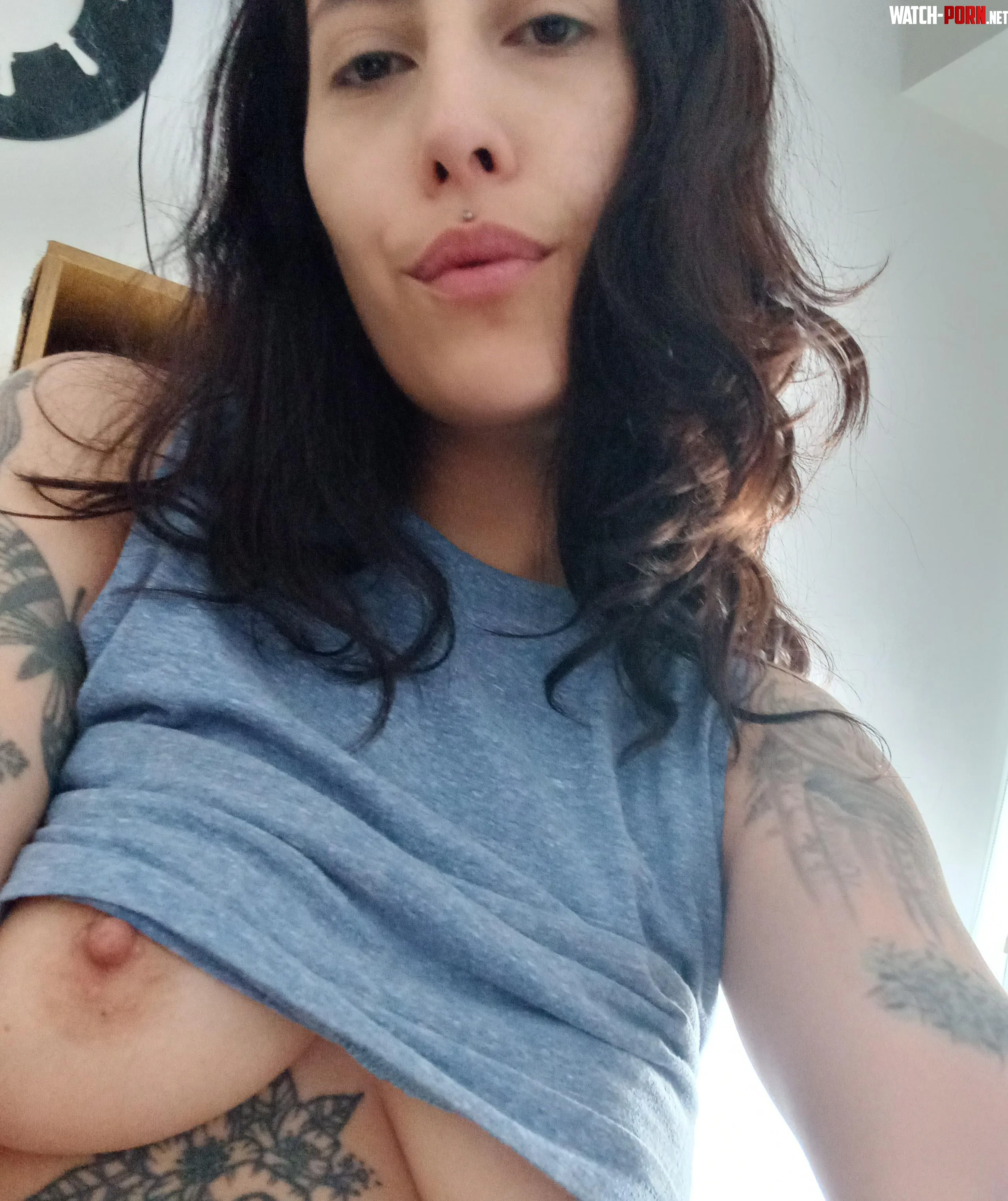 Who wants a ft or sex with a latin grl Seller tg equisxx  by elfixx