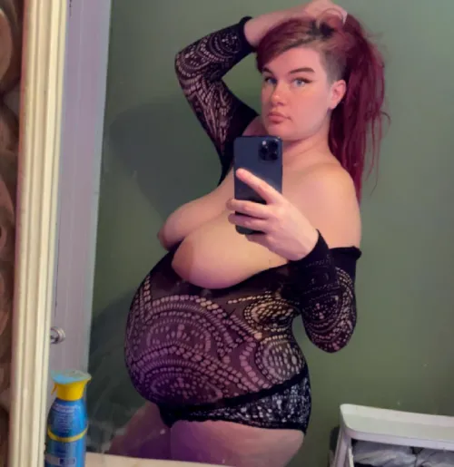 Thumbnail Theellanicolez's Surprise: Fishnets Fit During Pregnancy | pregnantporn