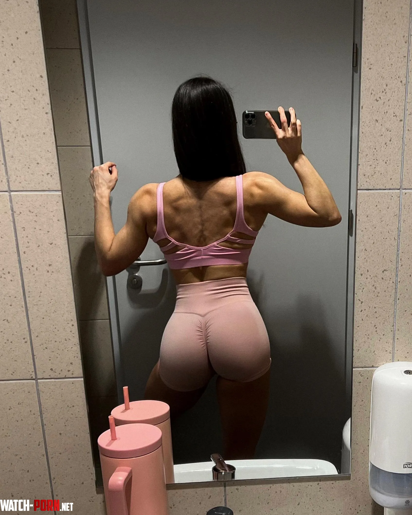 shredded back by linasphysique_