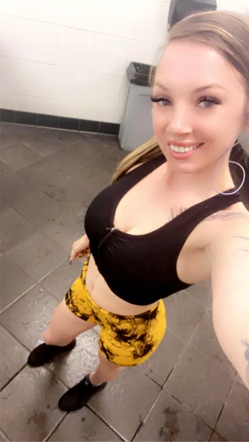 Thumbnail Seeking a Sugar Daddy: Discover New Experiences | niiichol