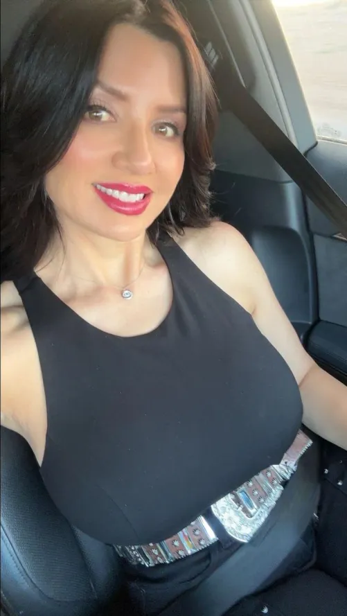 Thumbnail Car Selfie: On-The-Go Glamour by Plastic_Librarian_12