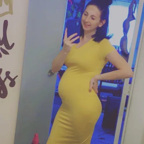 Thumbnail Favorite Dress: Flaunting Pregnancy Style