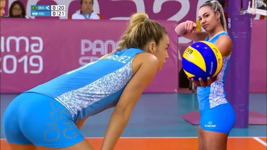 Thumbnail Elina Rodriguez: Thriving in Volleyball