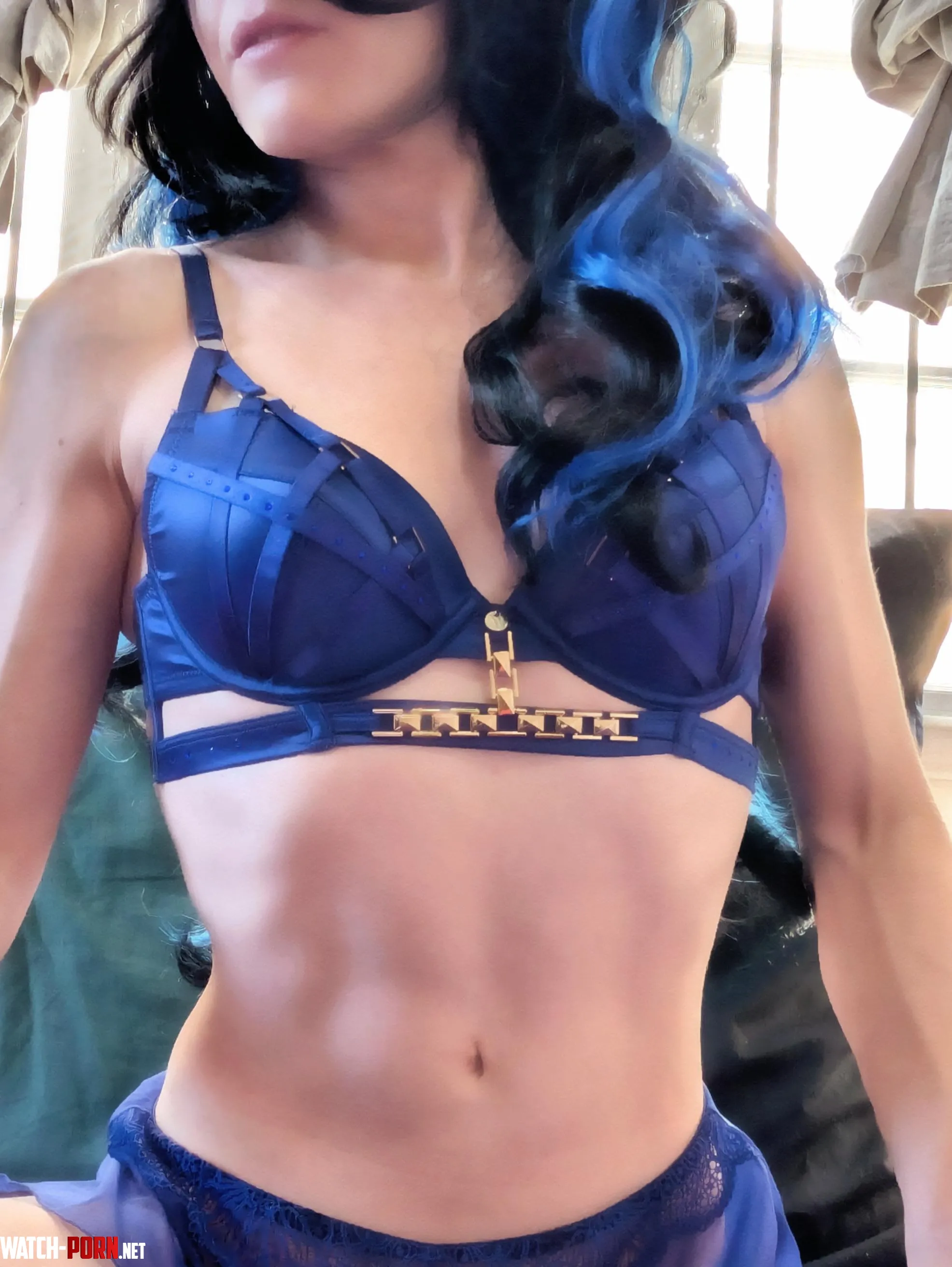 Feeling blue I can help  by Daphne_Nyx