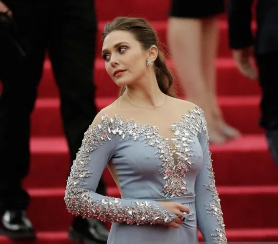 Thumbnail Elizabeth Olsen's Celebrity Tale by darth81 | CelebrityPokies