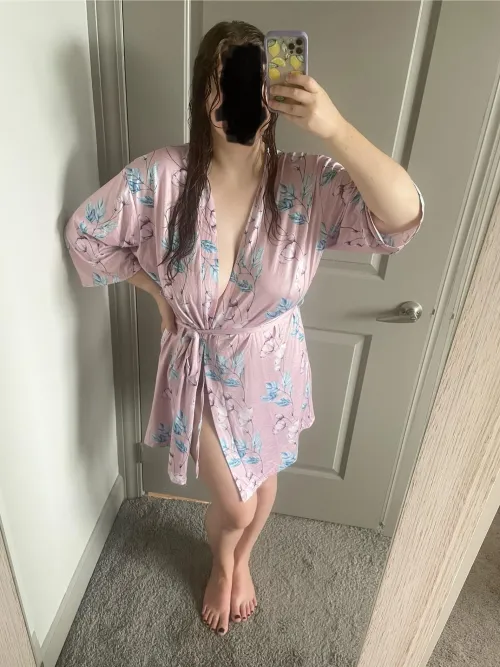 Thumbnail GirlNextDoor_022's 'Squeaky Clean Sunday': A Chubby Reflection