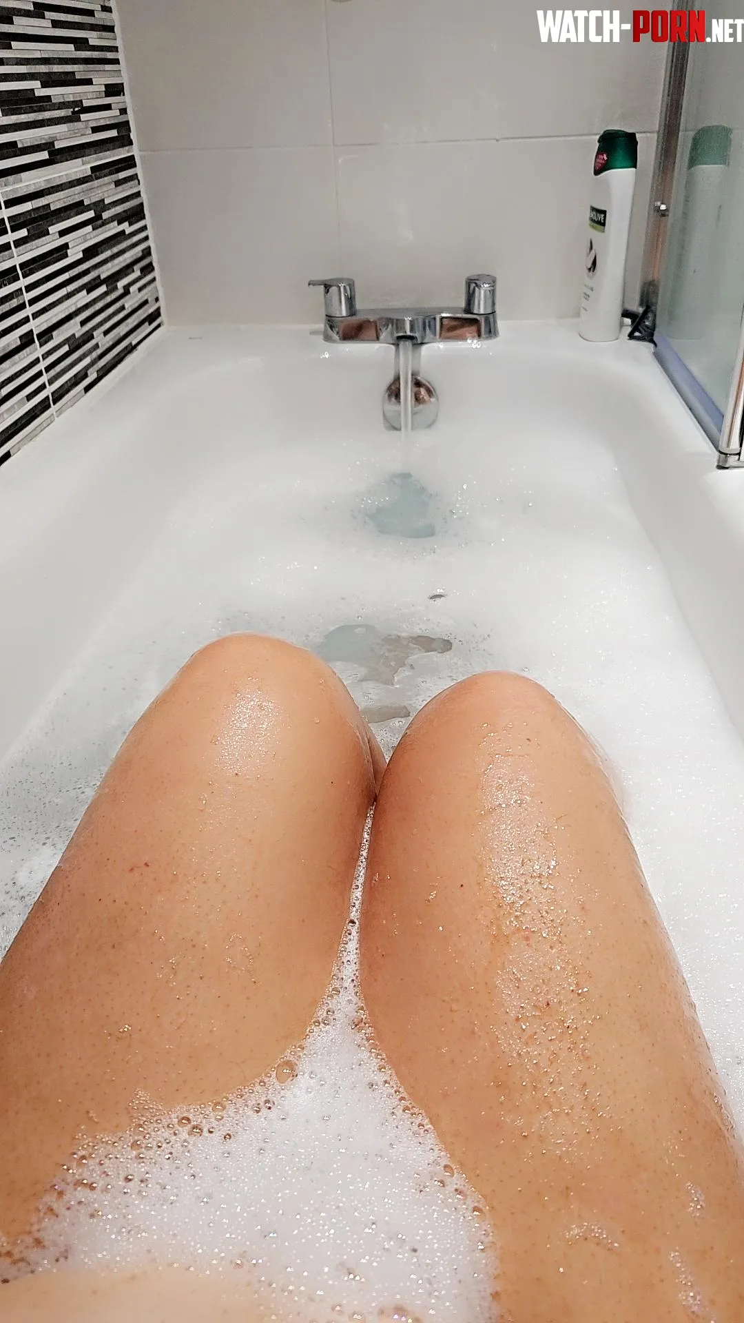Plenty of space for you in the bath  by MesoCornellia