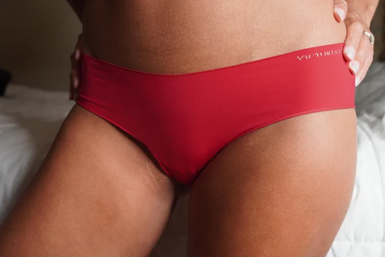 Thumbnail Admire Red Panties in Specialist-Beat-8865's Article | MilfPanties