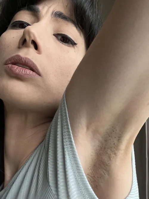 Thumbnail To Keep or Not to Keep: Share Your Thoughts with Alexia_zero on Armpit Hair