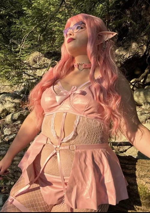 Thumbnail naughtycanadaa Stuns in Outfit Showcases on ShinyPorn