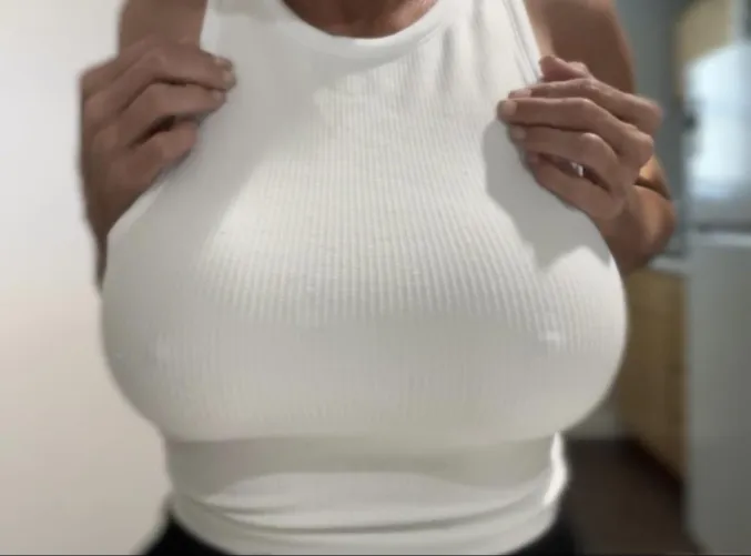 Thumbnail Going Braless: Embracing Freedom and Comfort | Melodic-Nothing-9715