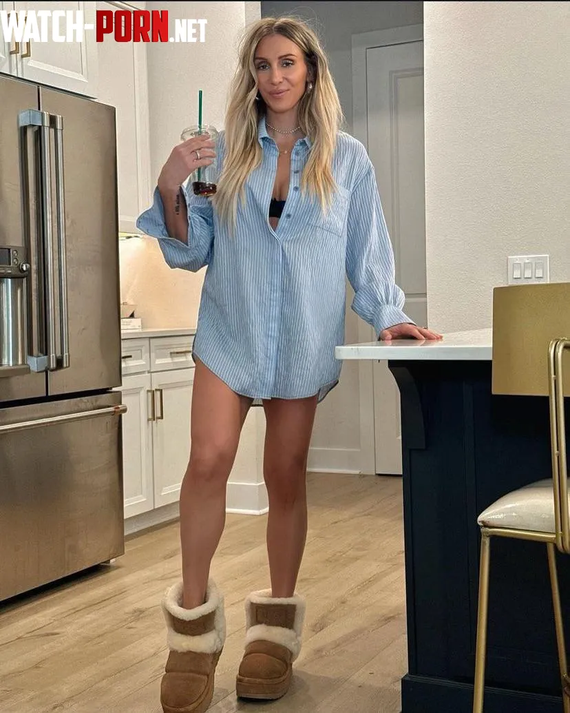Charlotte Flair by CuentaDeThrowaway6