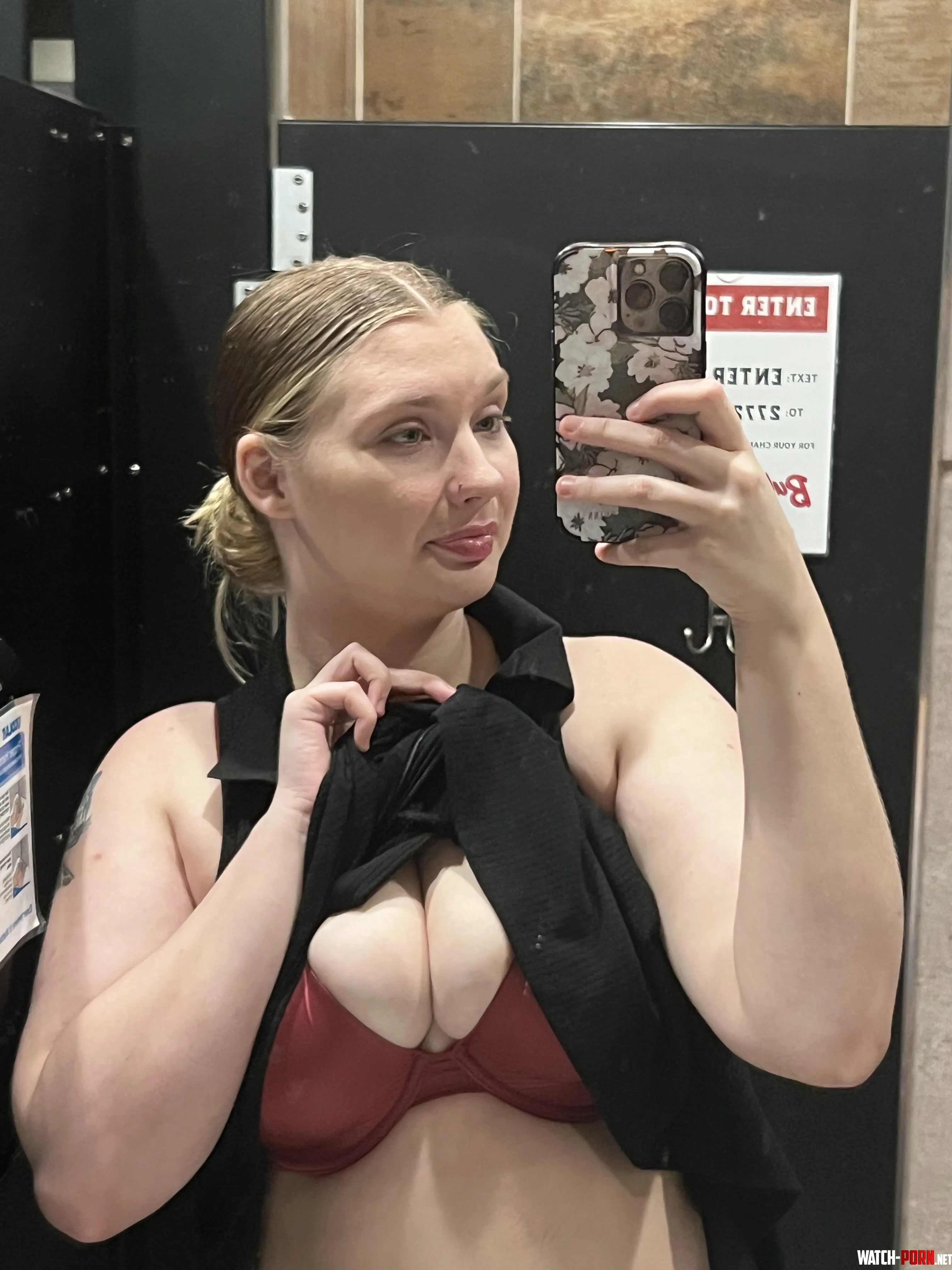 hoping to find some fun tonight  by Lexii_lyn