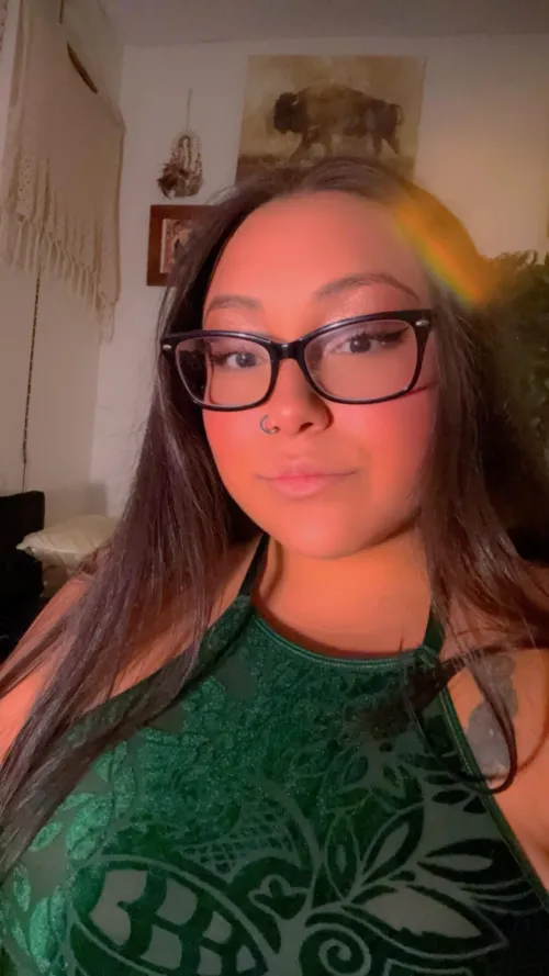 Thumbnail Native American Latina Mix: A Colorful Heritage