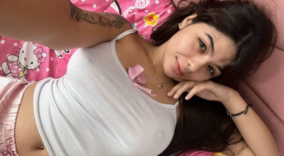 Thumbnail Finding the Perfect Fit: Seraphic_Luciana's Journey | Adorable_Girls