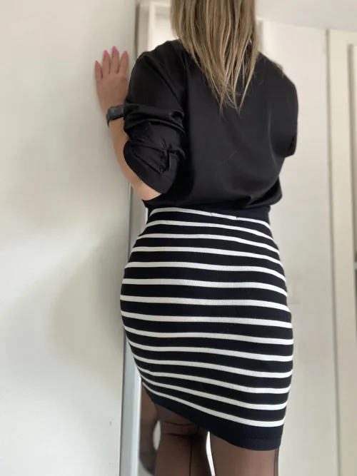 Thumbnail My New Pencil Skirt: A Love Story by NatyBond_OF