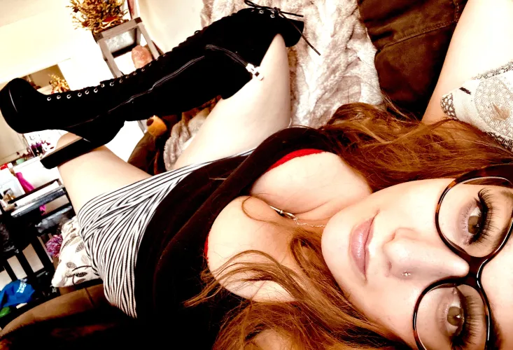Thumbnail BabyJack09's Greeting: Hello There in Boots