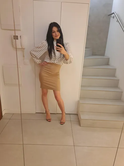 Thumbnail Elegant Chic: NatyBond_OF's Pencil Skirt Style