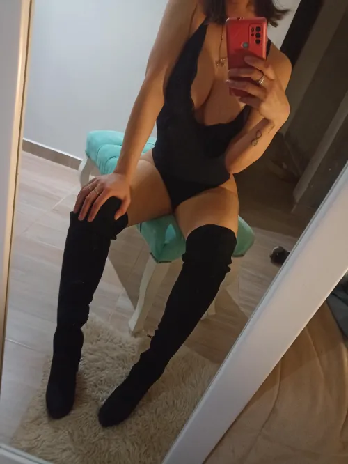 Thumbnail Maguileee's Intimate Inquiry: Discover What's in Store | OnlyFans101