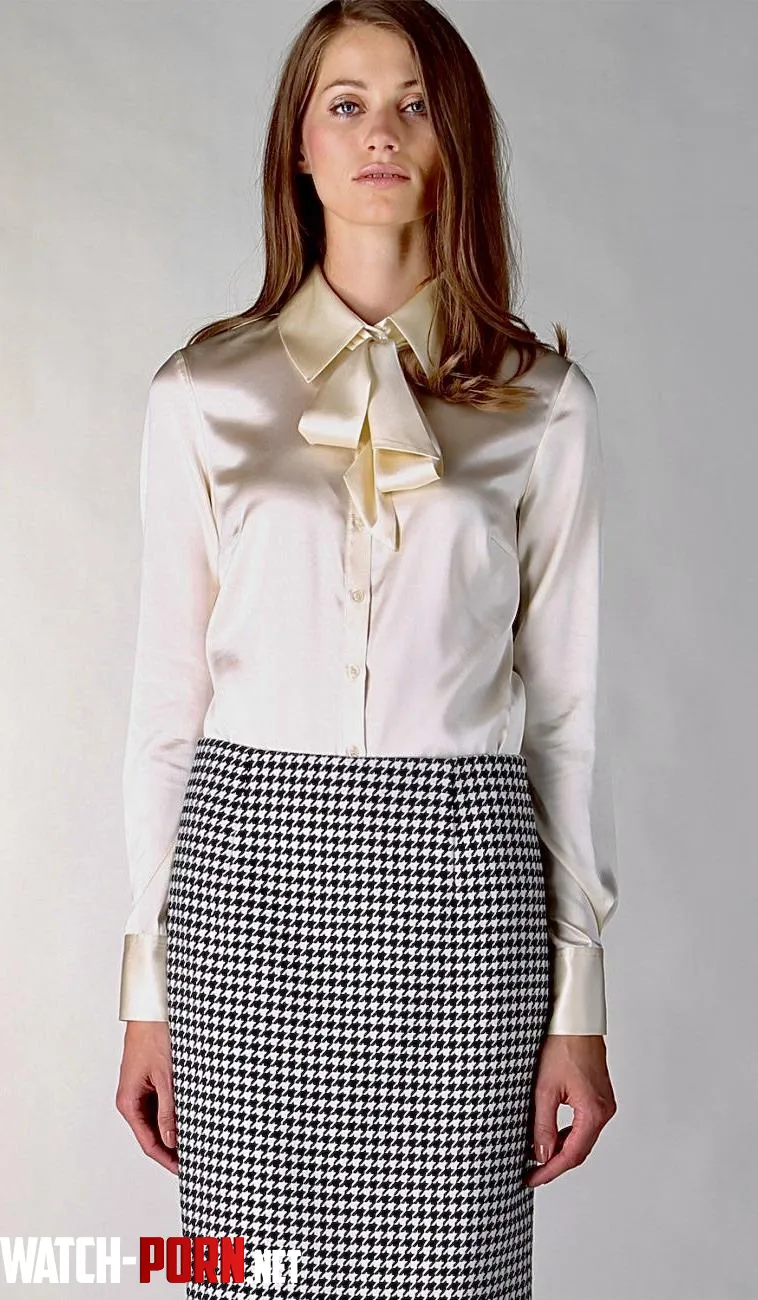 Hounds tooth pencil skirt by satinjay