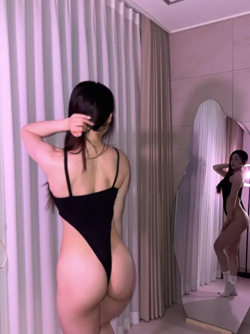Thumbnail Comfy and Stylish: So-fitt's One-Piece Assertion