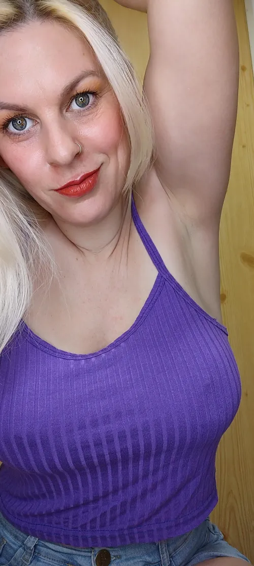 Thumbnail Don't Get Distracted by My Eyes in the Armpit Fetish Scene | cintyokey