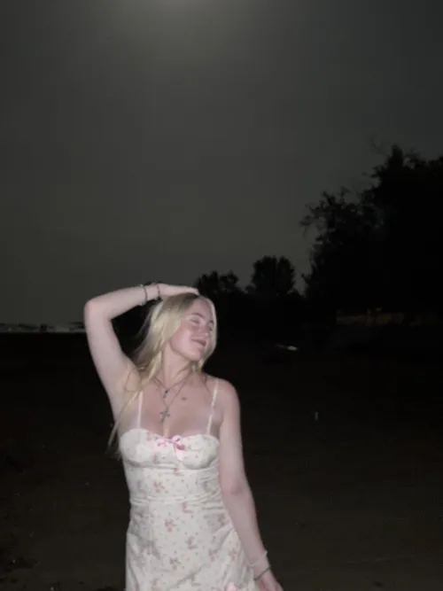 Thumbnail Sensual Posing: Capture the Beauty with goddesslissaxo