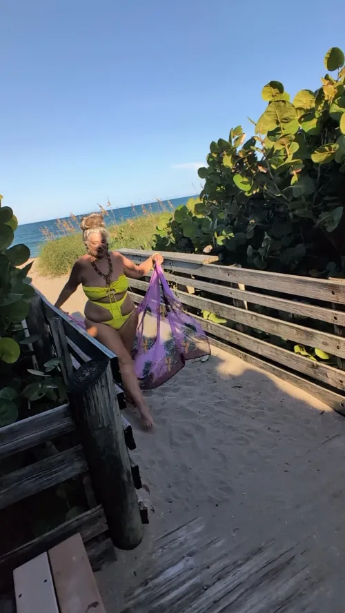 Thumbnail Dancing by the Boardwalk: Able_Big_1555's Story