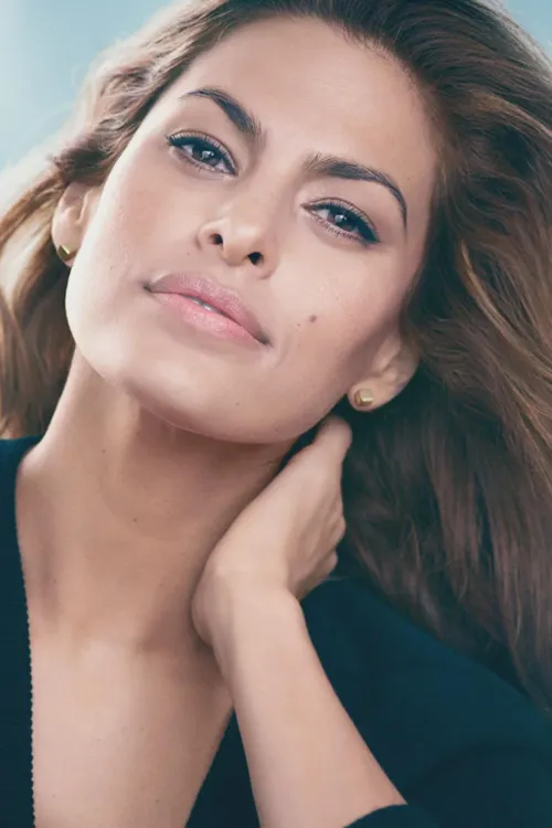 Thumbnail Eva Mendes' Allure Unveiled - JumpySignature5588