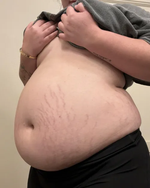 Thumbnail Stretch Marks Revelation: feedxmexdaddy's Acceptance