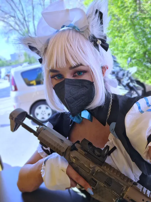 Thumbnail Nekopara Vanilla Cosplay with Honeybadger: A Weaponized Look