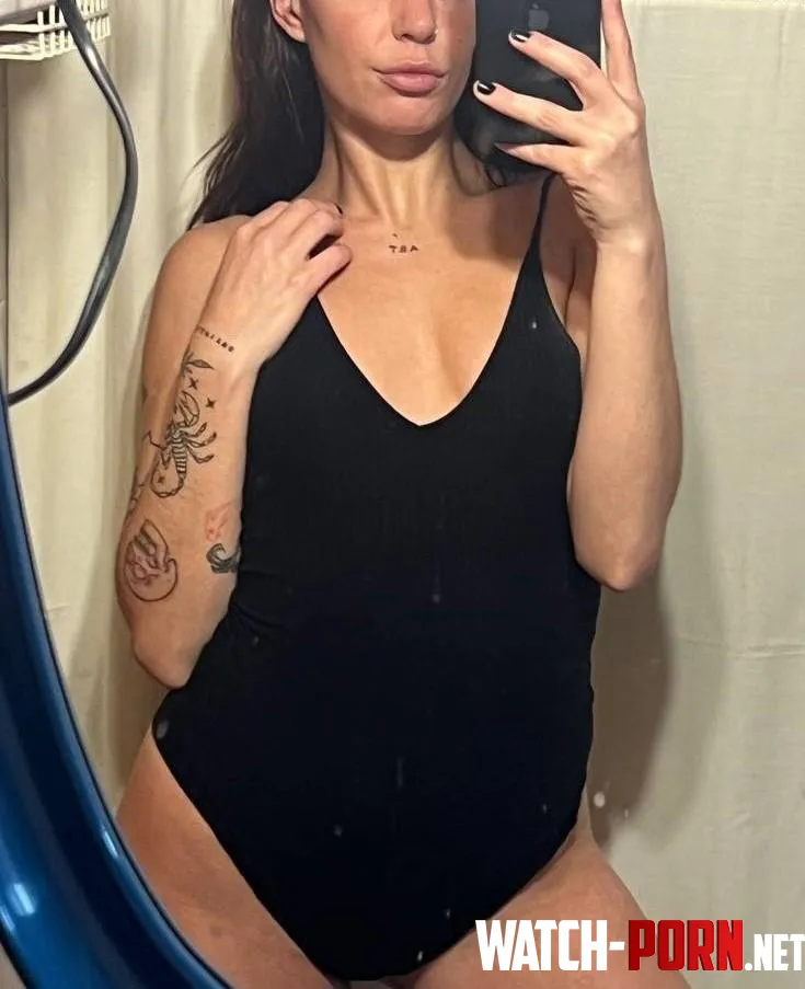Im not sure if this color fits me by realwomanvenus