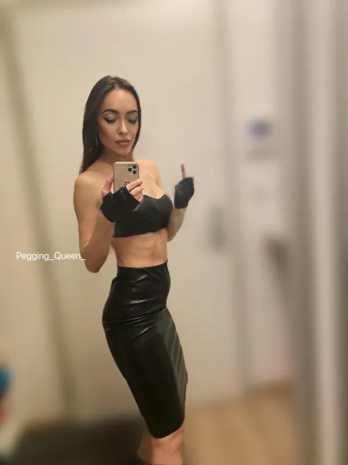 Thumbnail Ravishing in Leather: pegging_queen_'s Appeal | pencilskirts
