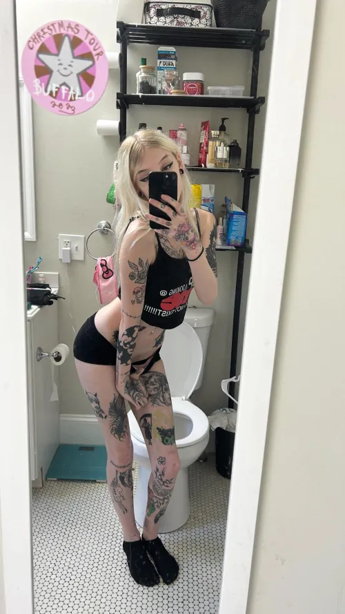 Thumbnail Frequent_Put_5273's Snack-Worthy Body Revelation