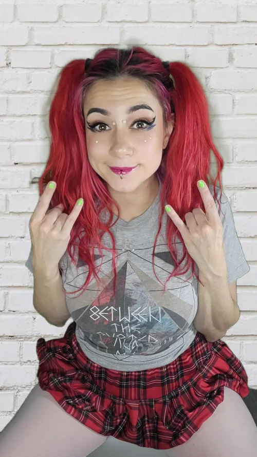 Thumbnail Take Me to the Metal Show by o0PepperJones0o | SceneGirls
