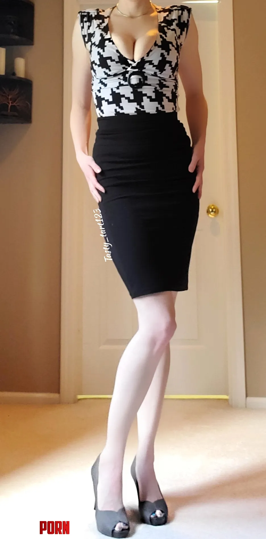 Classic black pencil skirt by Tasty_Tart123