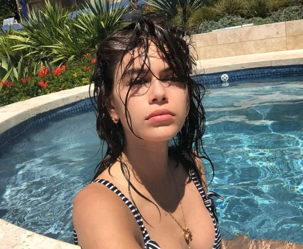 Thumbnail Kaia Gerber's Free Friday Beauty Presented by ger_1p