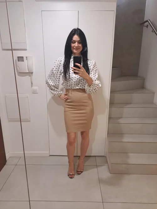 Thumbnail Classic Elegance: MartaPeonly's Pencil Skirt Finesse