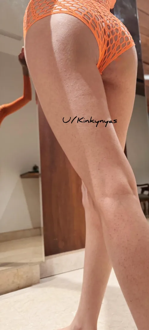 Thumbnail Colorful Sensuality: Adding Zest with Orange Leg Focus