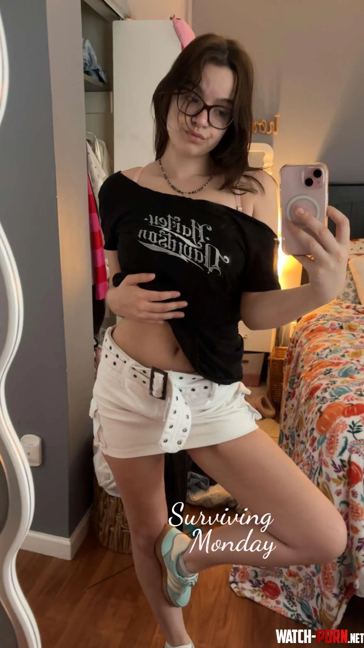 wanna play with my college pussy  by guessyoufoundm3
