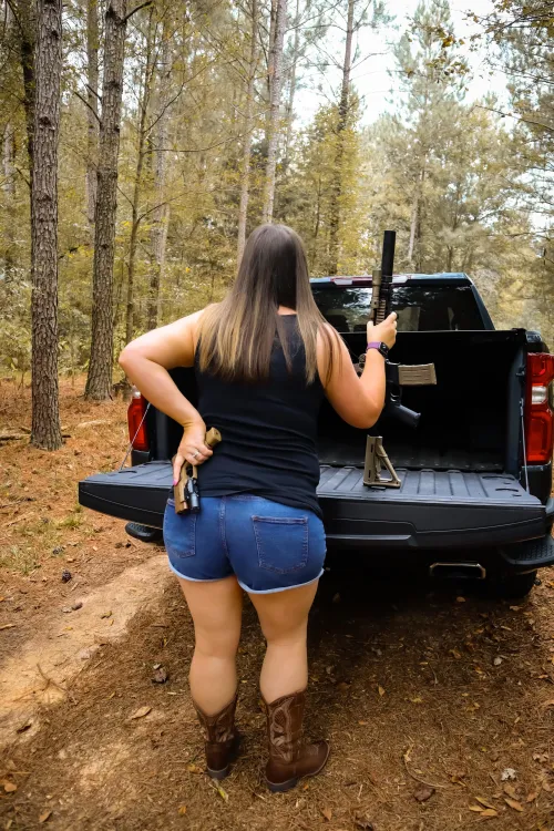Thumbnail Nature's Beauty: hollynraexo's Woodland Exploration