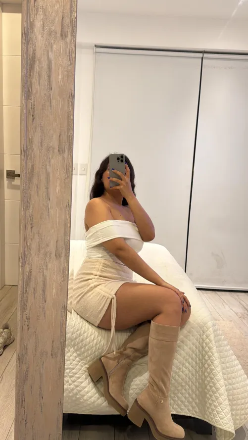 Thumbnail Coquettish Charisma: Embracing 'Im Ready to Make You Happy Every Day with My Hot Mirror Selfies' by SapphireePrincess