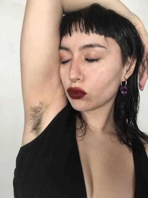 Thumbnail Shashavelour's Guide to Worshiping Hairy Armpits