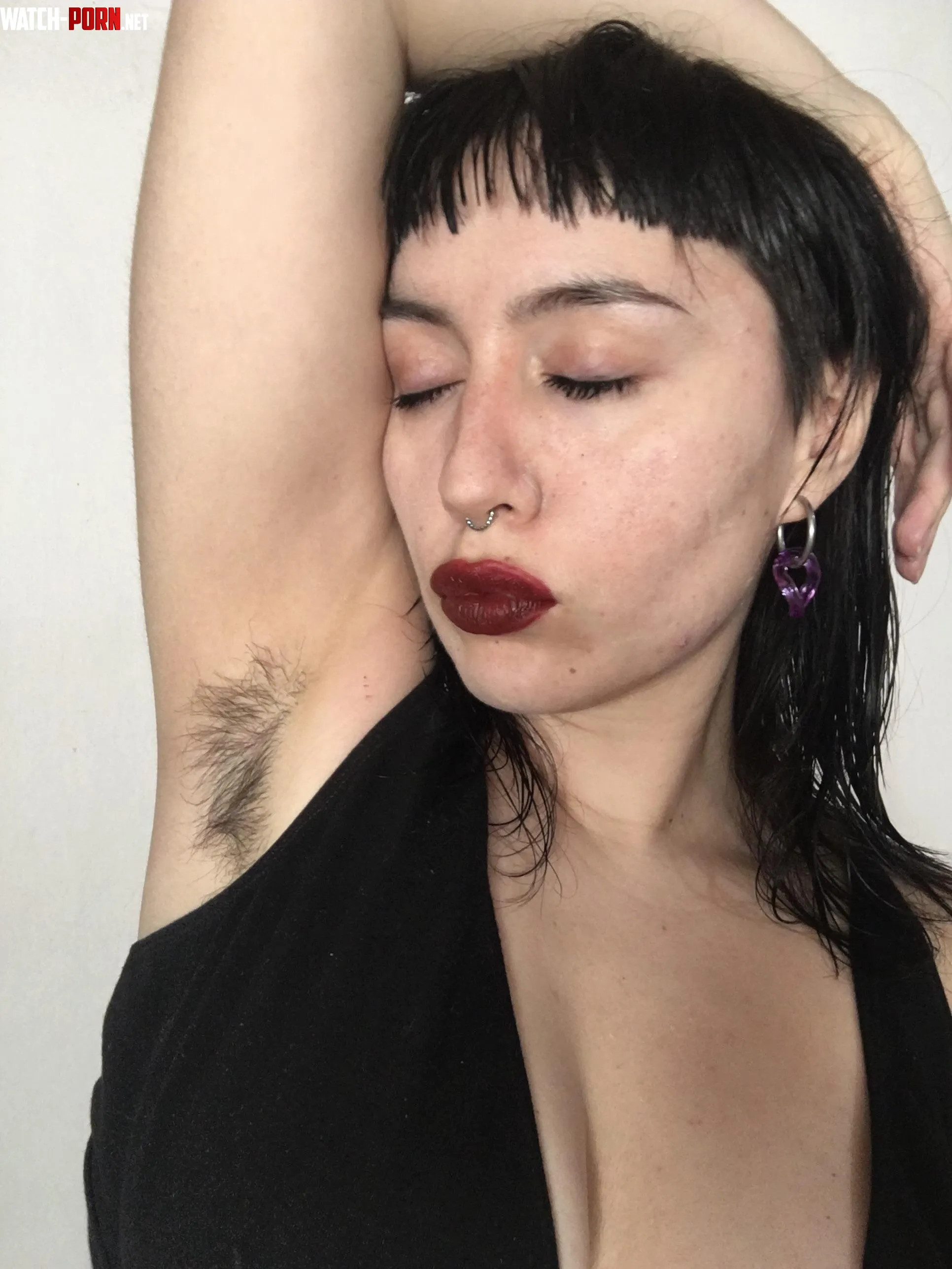 Worship my hairy armpits by shashavelour